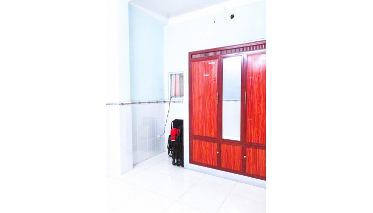NÓNG NÓNG - NHỈNH HƠN 5 TỶ - 74M2(4x18) - LÔ GÓC 2 MẶT VỪA Ở VỪA KINH DOANH - 4 TẦNG SÂN THƯỢNG - HƯƠNG LỘ 2 - XE HƠI NGỦ TRONG NHÀ.